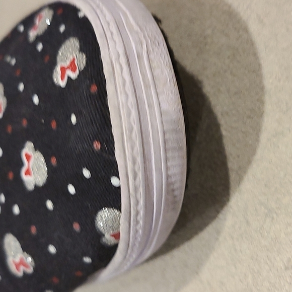 Disney Minnie Mouse Canvas Shoes Sz. 5 - Picture 6 of 10